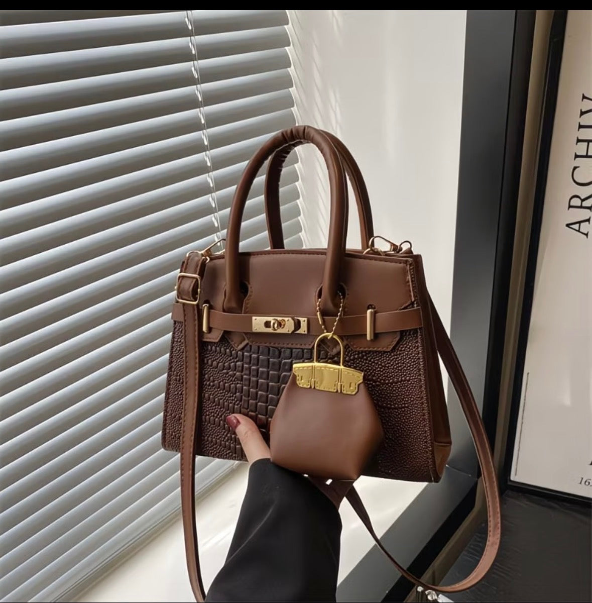 Crocodile-Patterned Color-Block Patchwork Bag