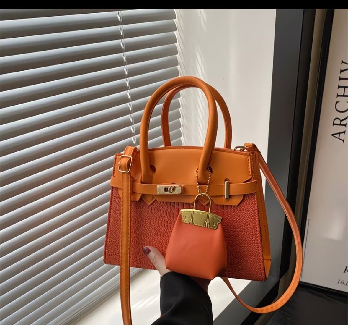 Crocodile-Patterned Color-Block Patchwork Bag