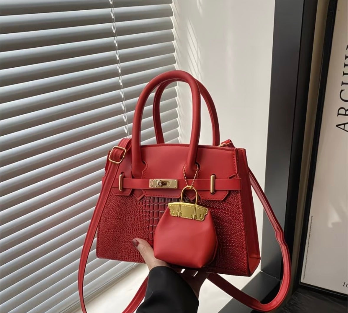 Crocodile-Patterned Color-Block Patchwork Bag